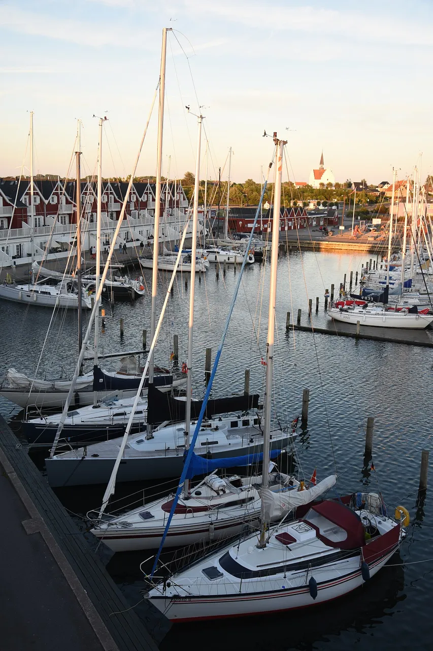 Lystbådehavnen i Bagenkop ved solnedgang