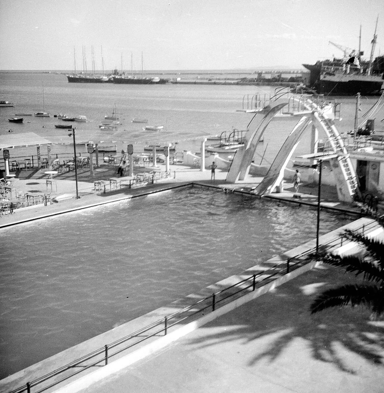The pool of the old Club Náutico in Valencia harbour, 1949