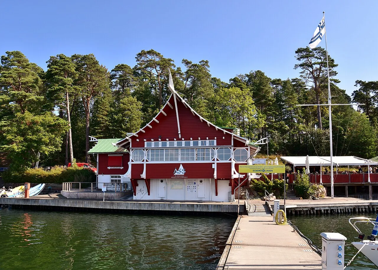 Segelpaviljongen, the ÅSS clubhouse on Mariehamn's West Harbour