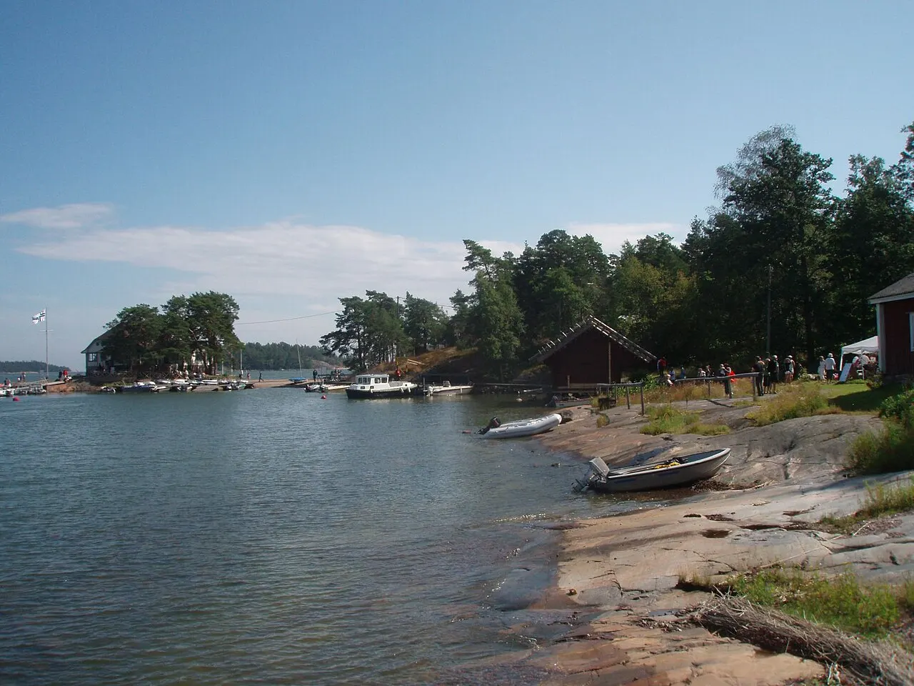 Pentala; till vänster ESF:s paviljong