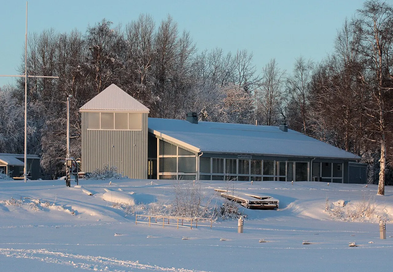 Johteenpooki, paviljongen i Sandöns båtcenter