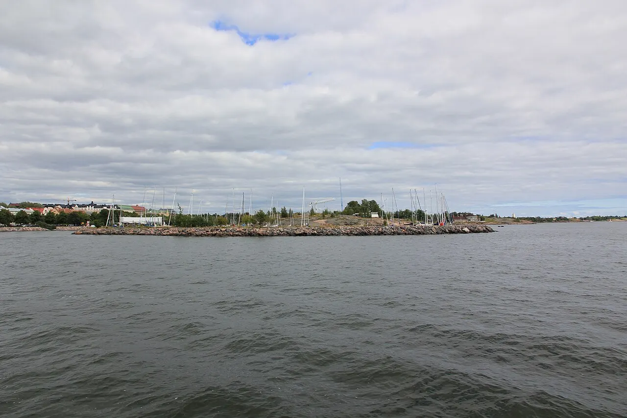 Sirpalesaari from the west, with the breakwater in front