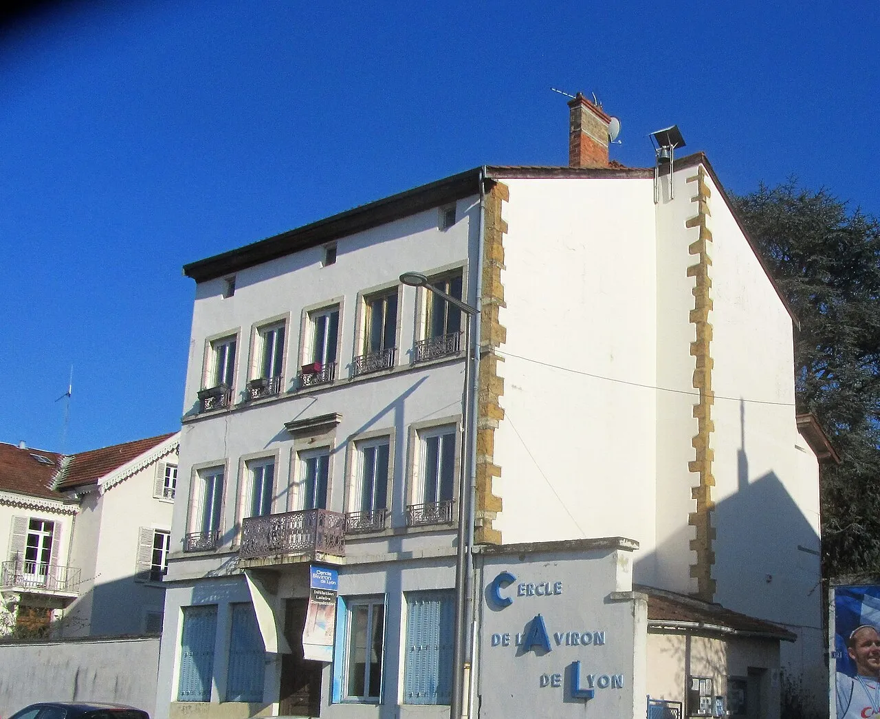The Cercle de l'Aviron clubhouse on the Saône