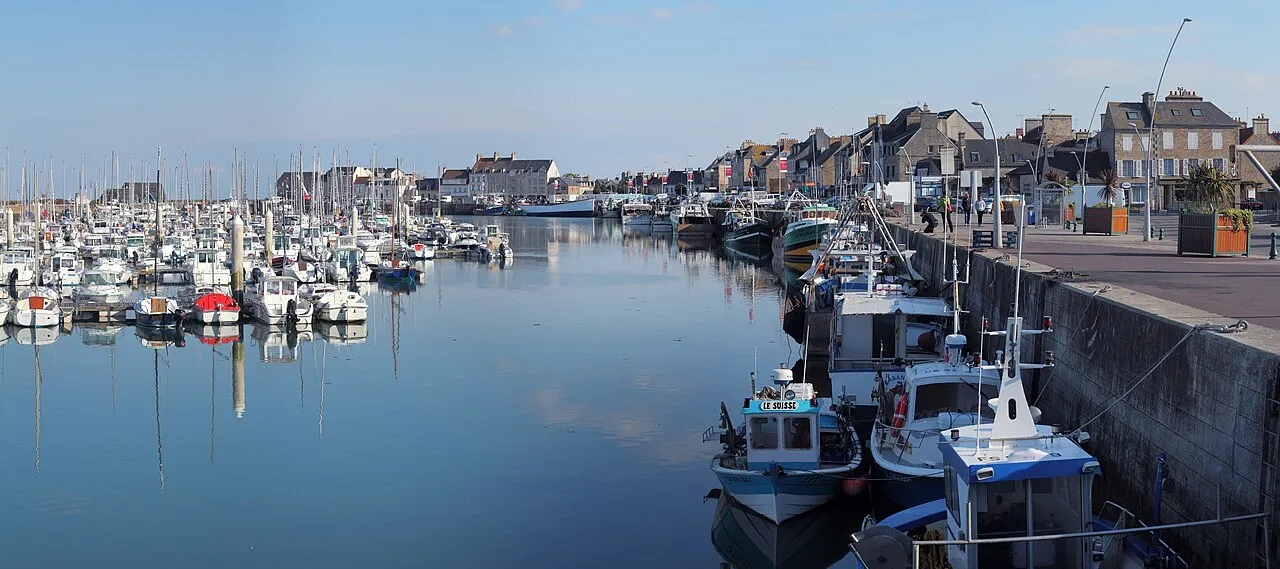 Saint-Vaast-la-Hougue marina