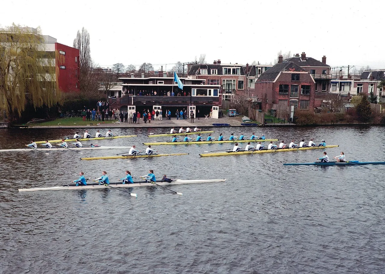 Het botenhuis van Njord aan het Galgewater, gezien vanaf het water