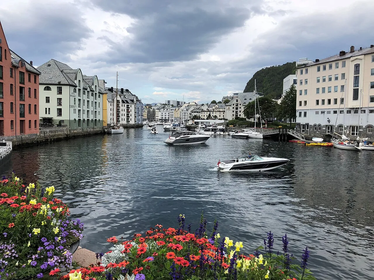 Brosundet, the inner harbour of Ålesund