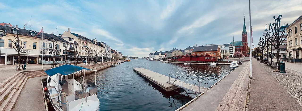 Pollen, Arendal inner harbour