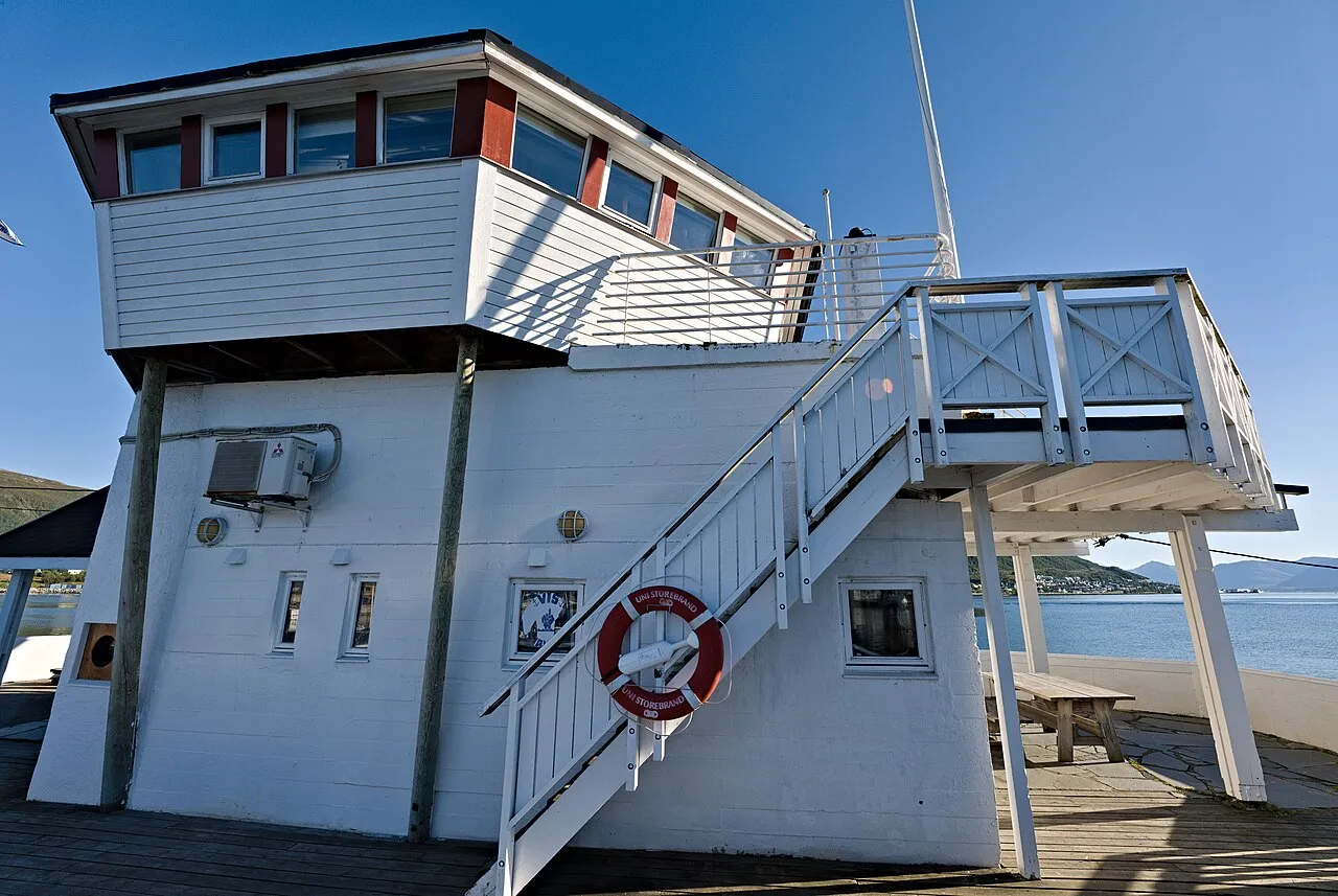The Løkta clubhouse at the end of the breakwater in Tromsø