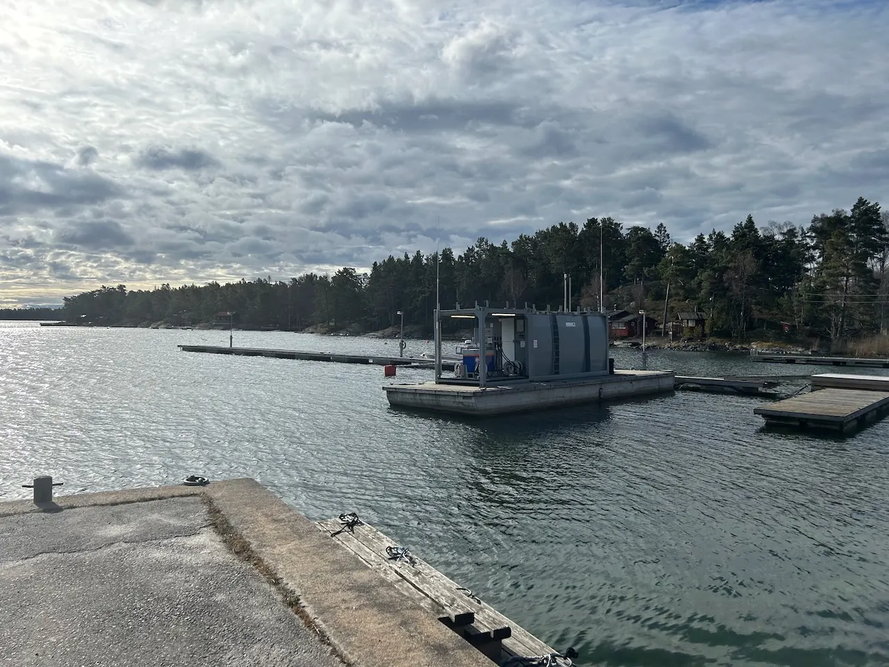 guest pier at the Ornö fuel station