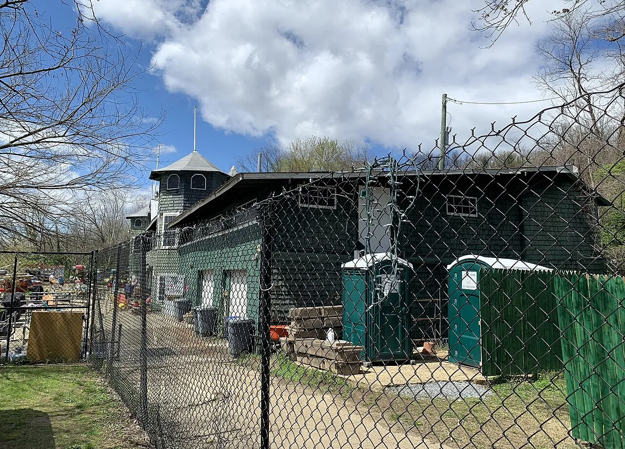 Washington Canoe Club boathouse in Georgetown by Key Bridge