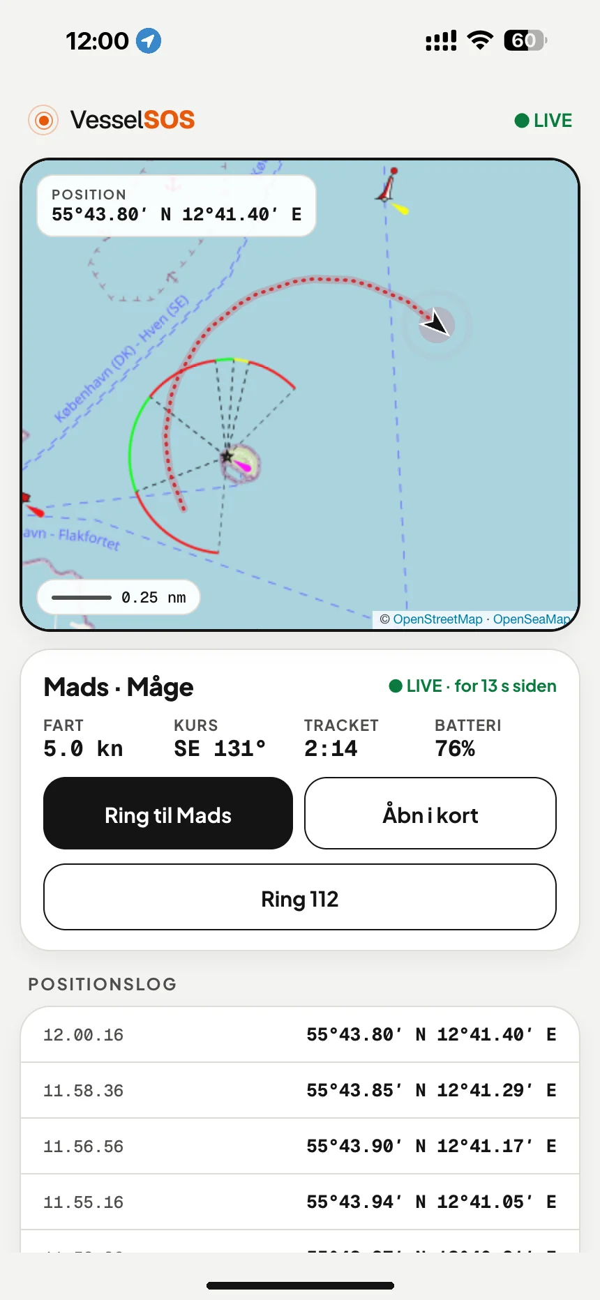 Live-tracking-link til båden: bådens position, fart og telefonens batteri på kortet i enhver browser · VesselSOS